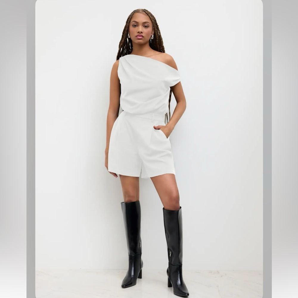 Cider ASYMMETRICAL NECK SOLID PLEATED ROMPER CC20-10 S